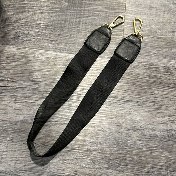 Fashion backpack in black and gold - NEW - Picture 9 of 13